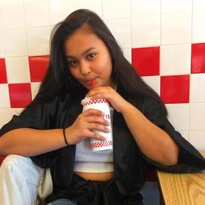 Meet your Posher, Paula